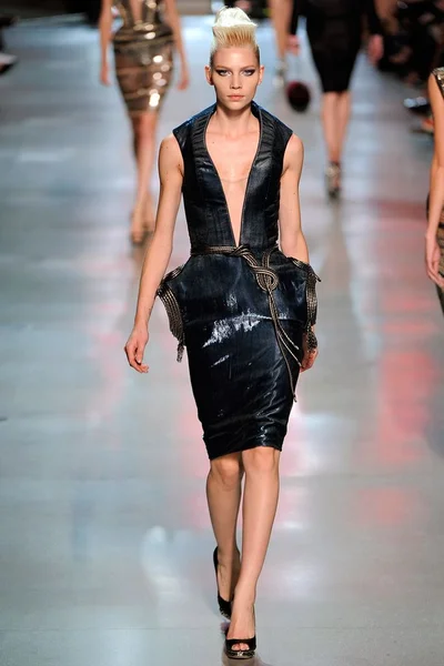 Look 24
